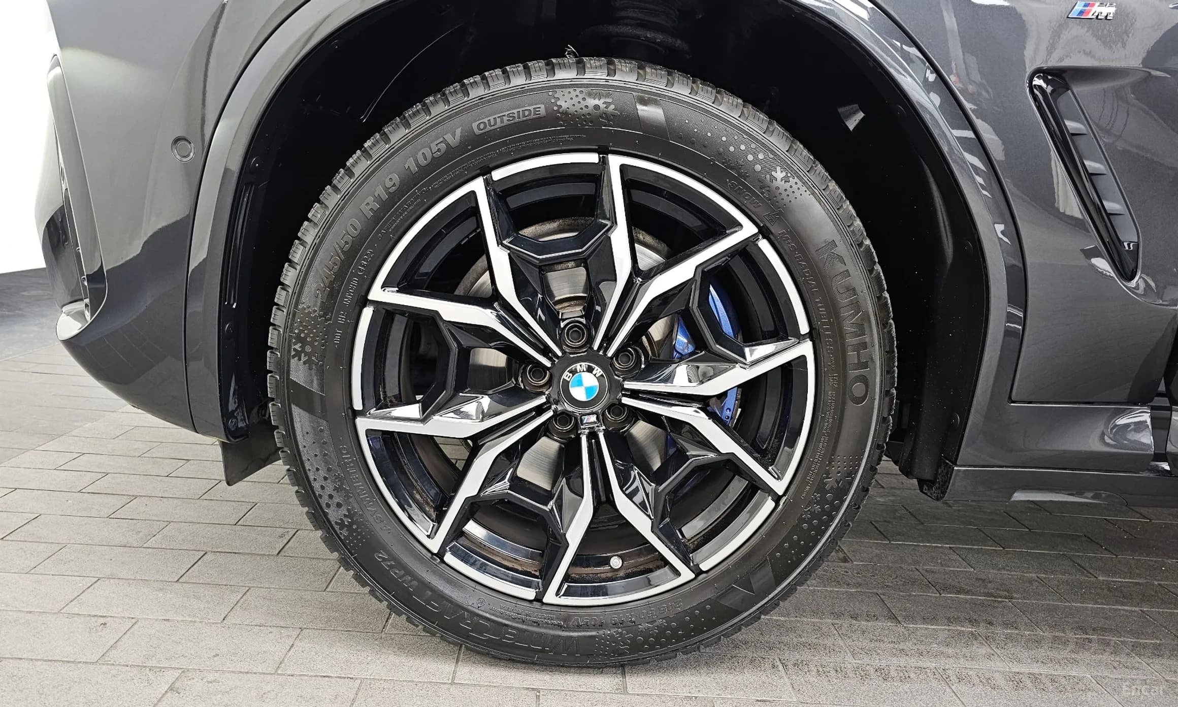 X4 (G02)