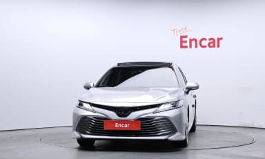 Camry (XV70)