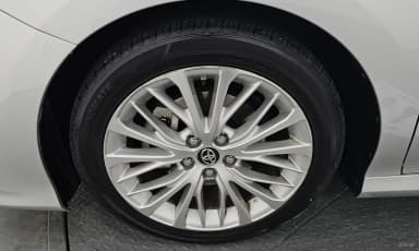 Camry (XV70)