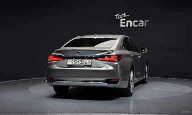 ES300h 7th Generation