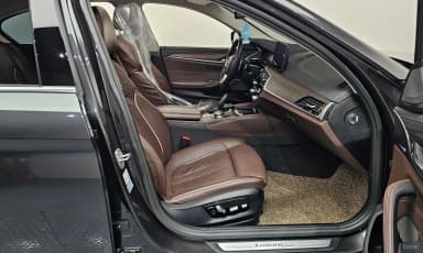 5 Series (G30)
