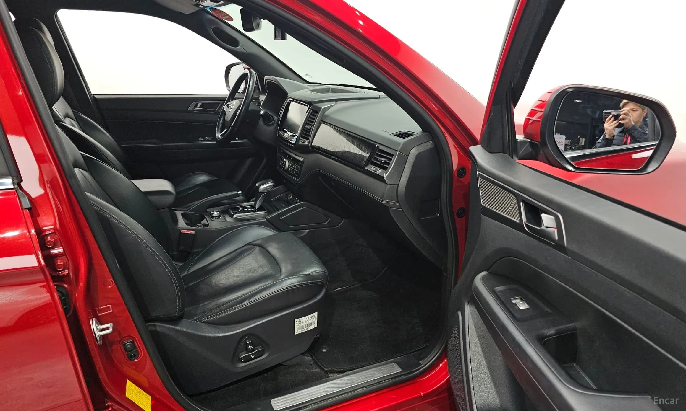 Rexton Sports Khan