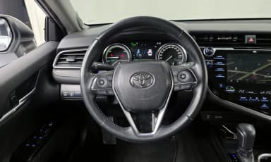 Camry (XV70)