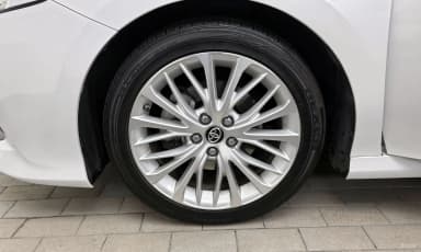 Camry (XV70)