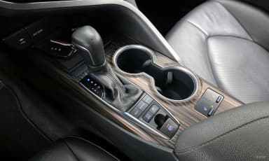 Camry (XV70)