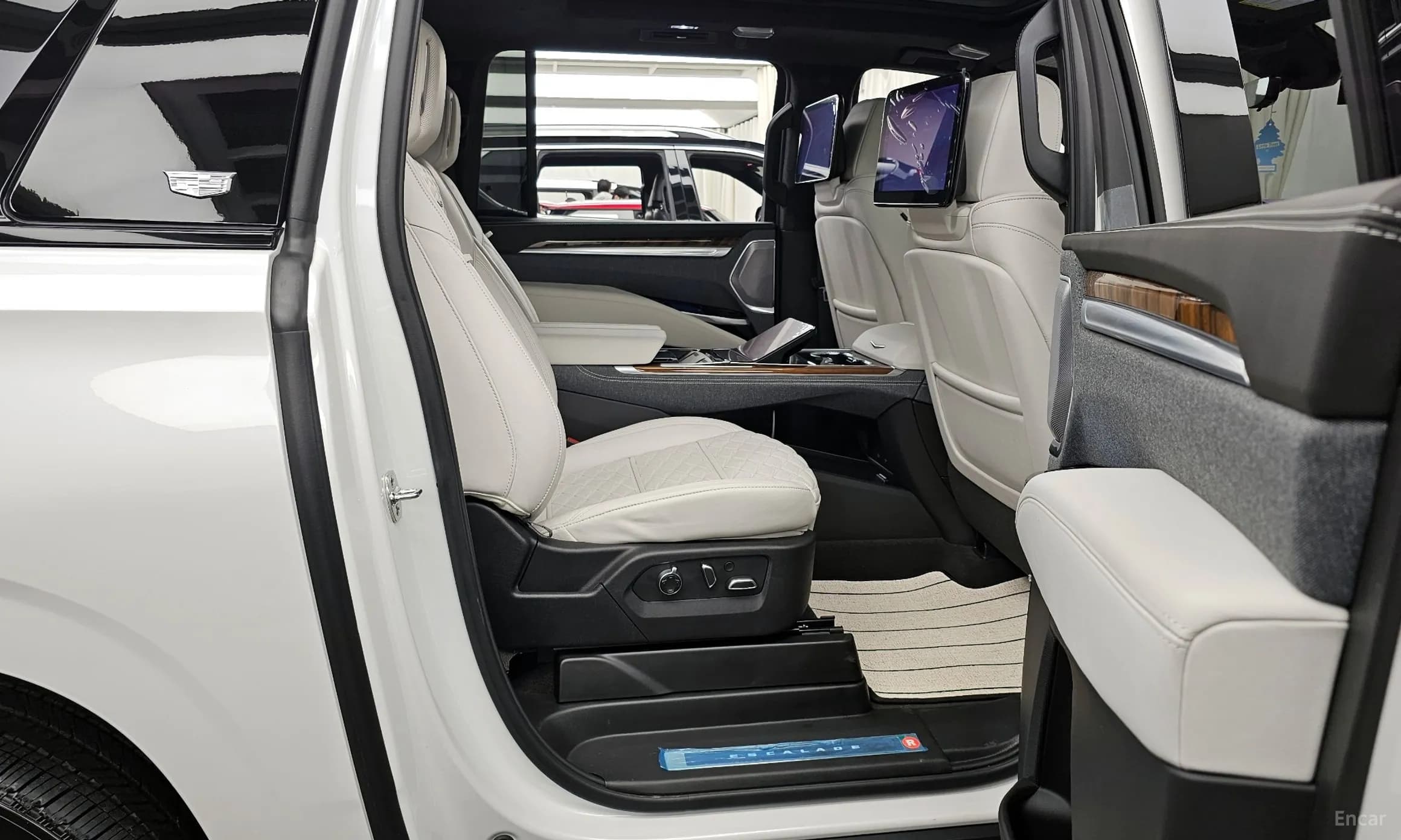 Escalade 5th Generation