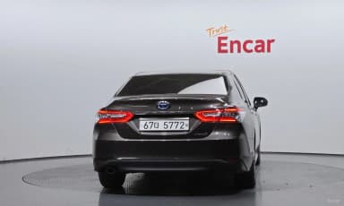 Camry (XV70)