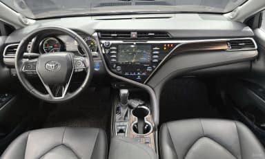 Camry (XV70)