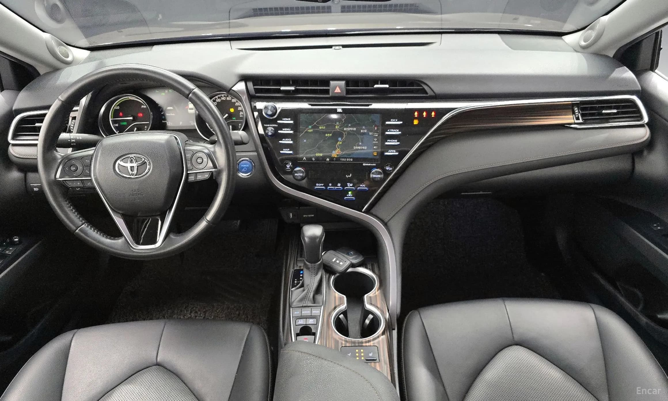 Camry (XV70)