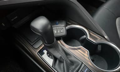 Camry (XV70)