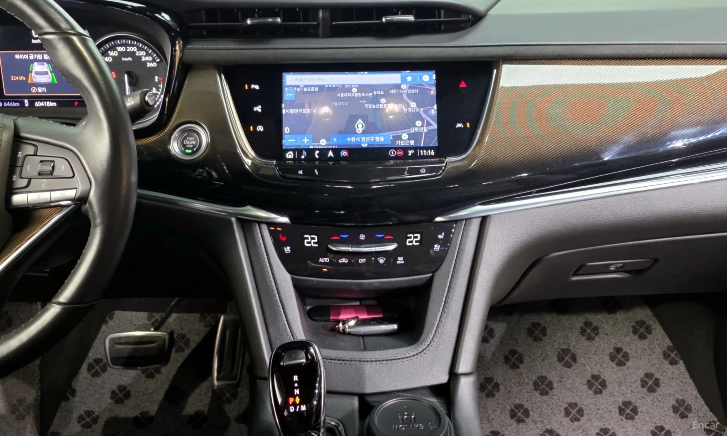 XT6