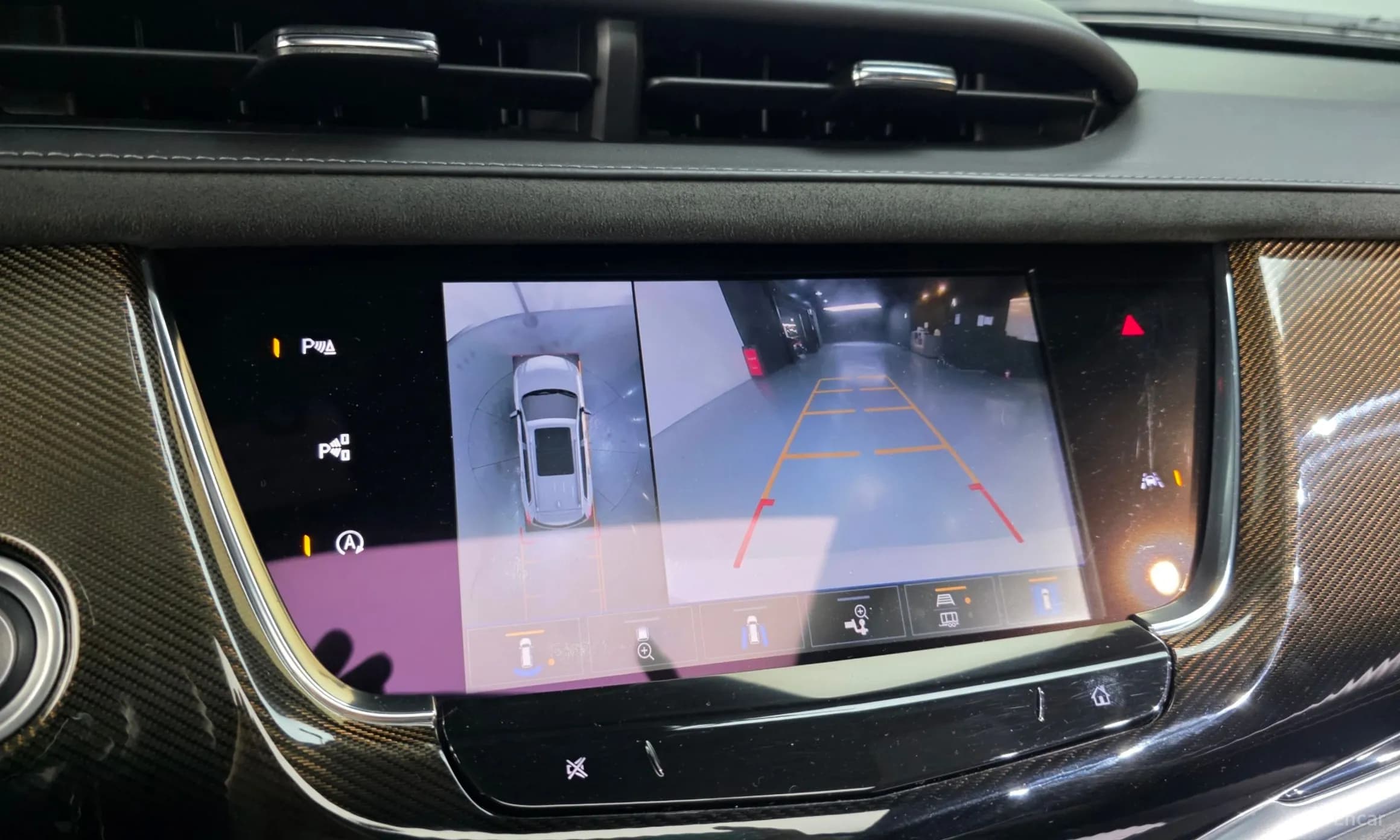 XT6