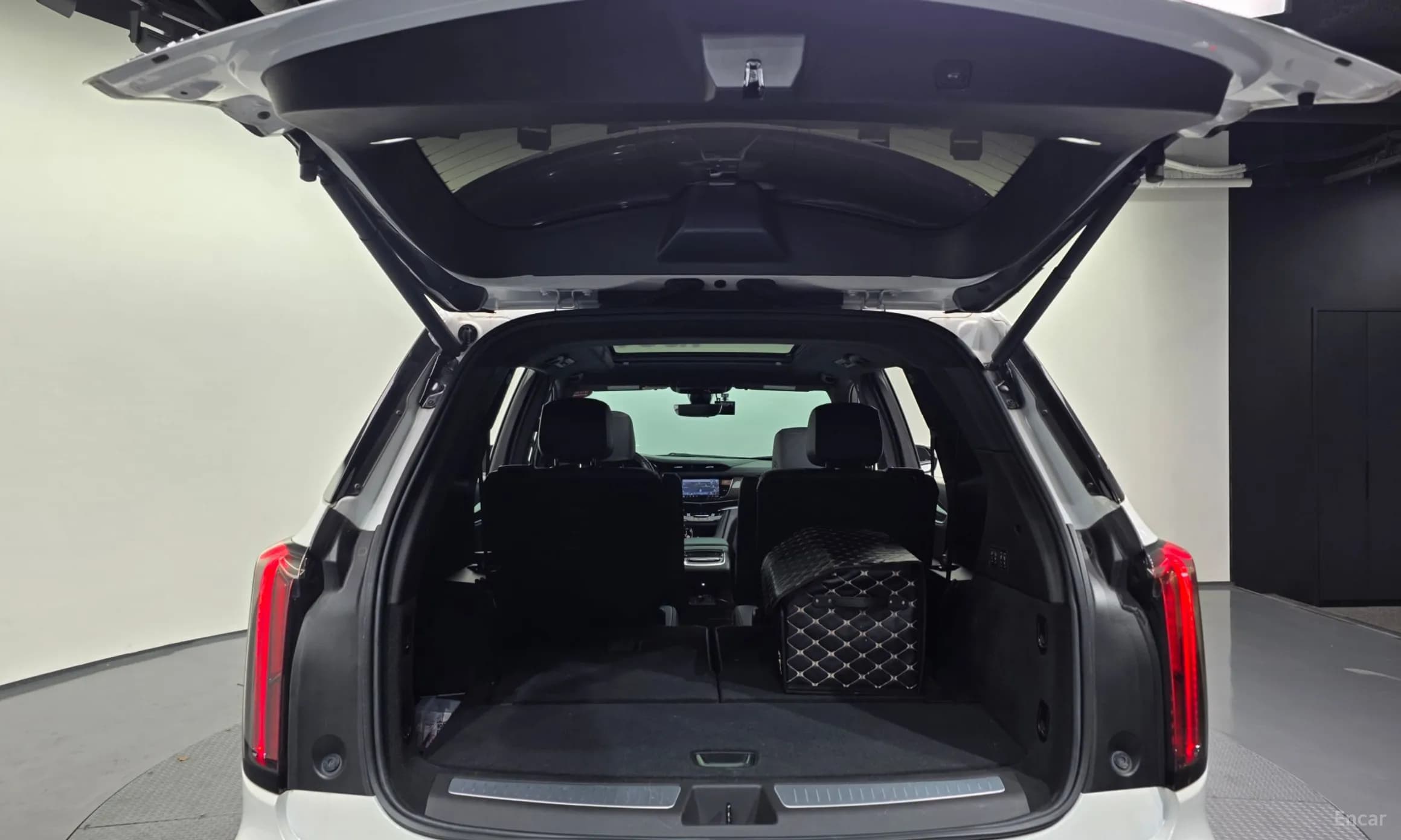 XT6