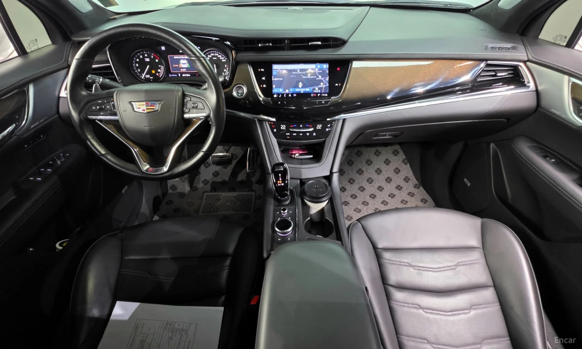 XT6