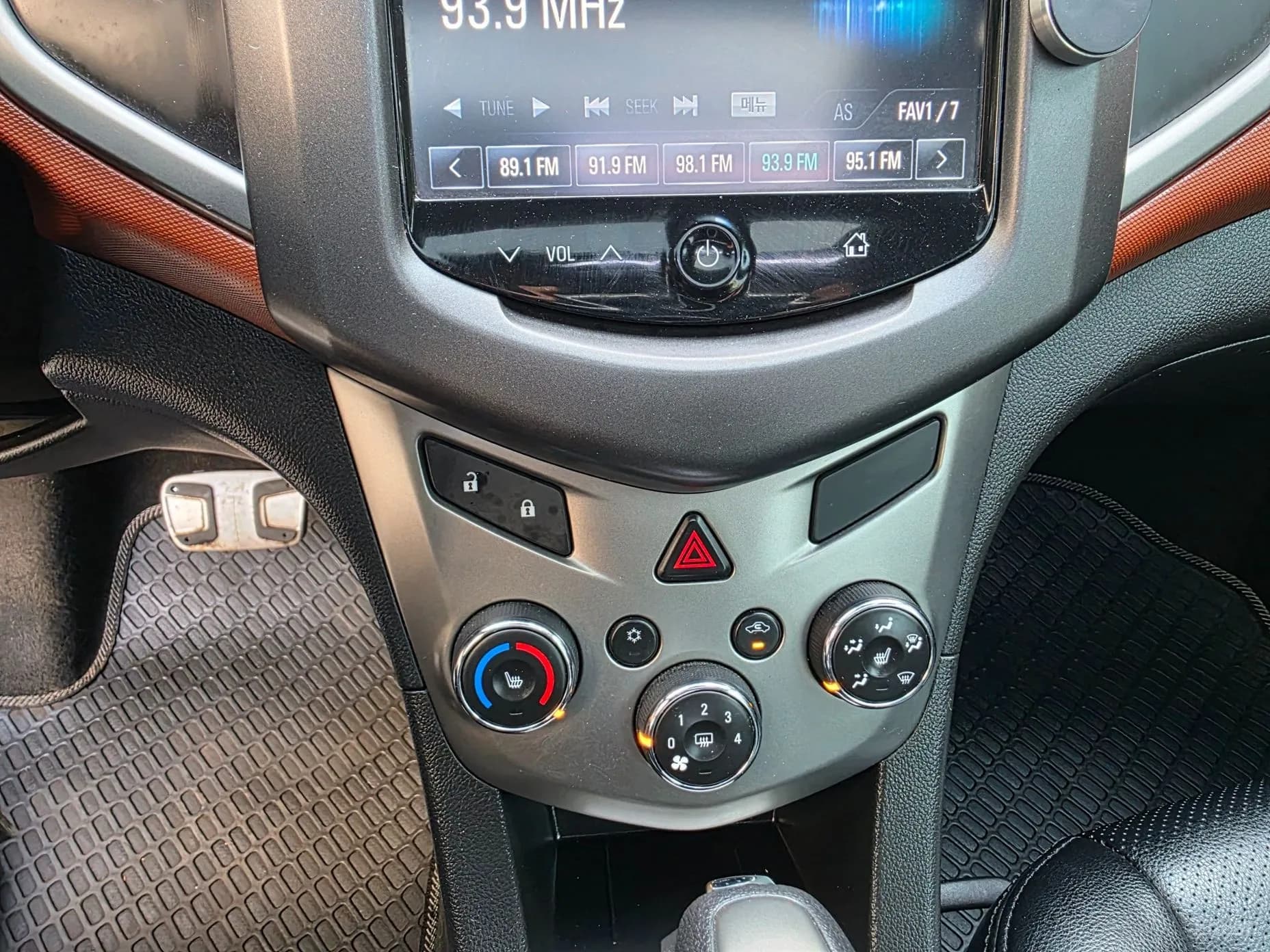Aveo Hatchback