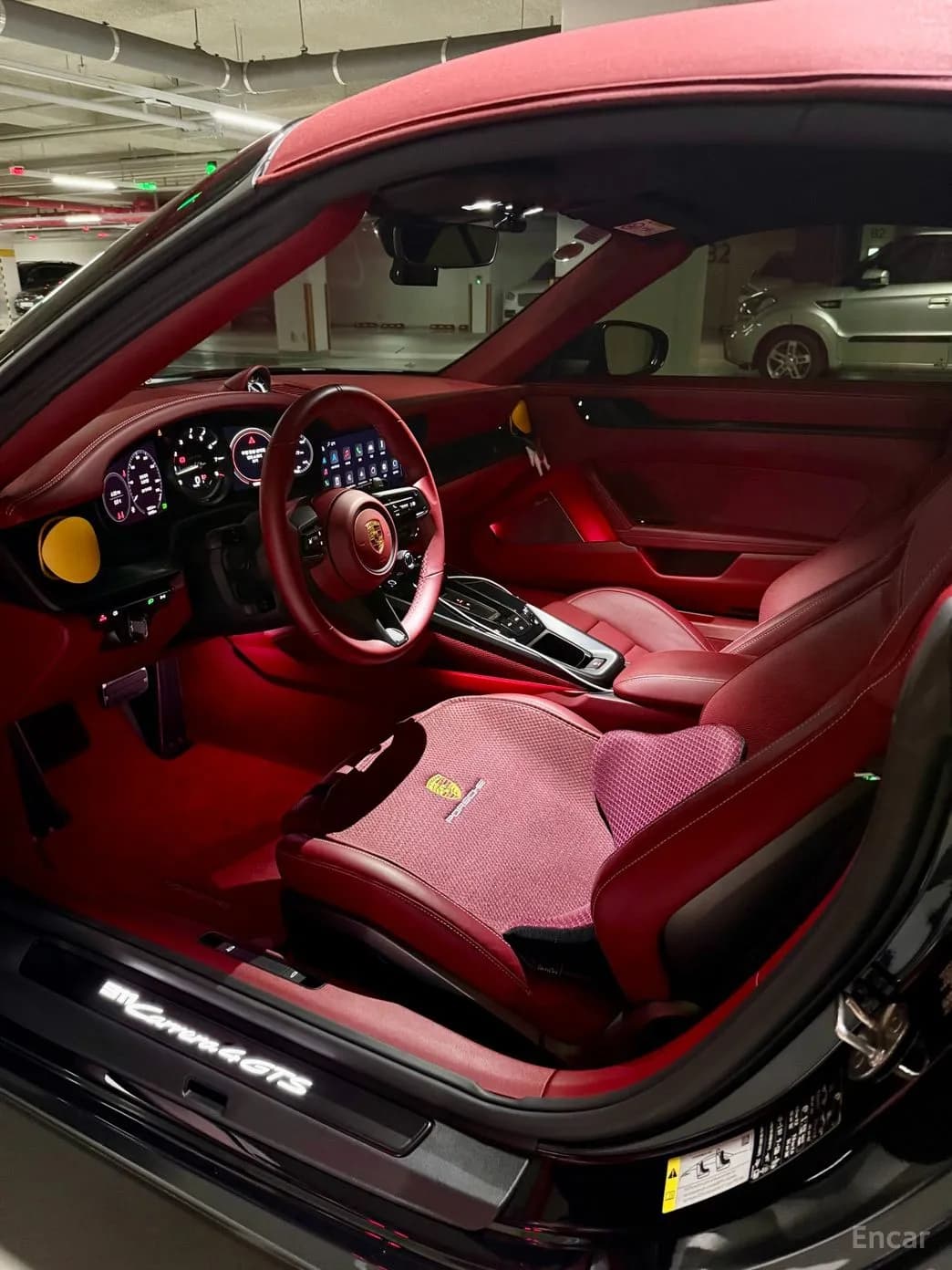 911 (992)