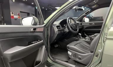 Rexton Sports Khan
