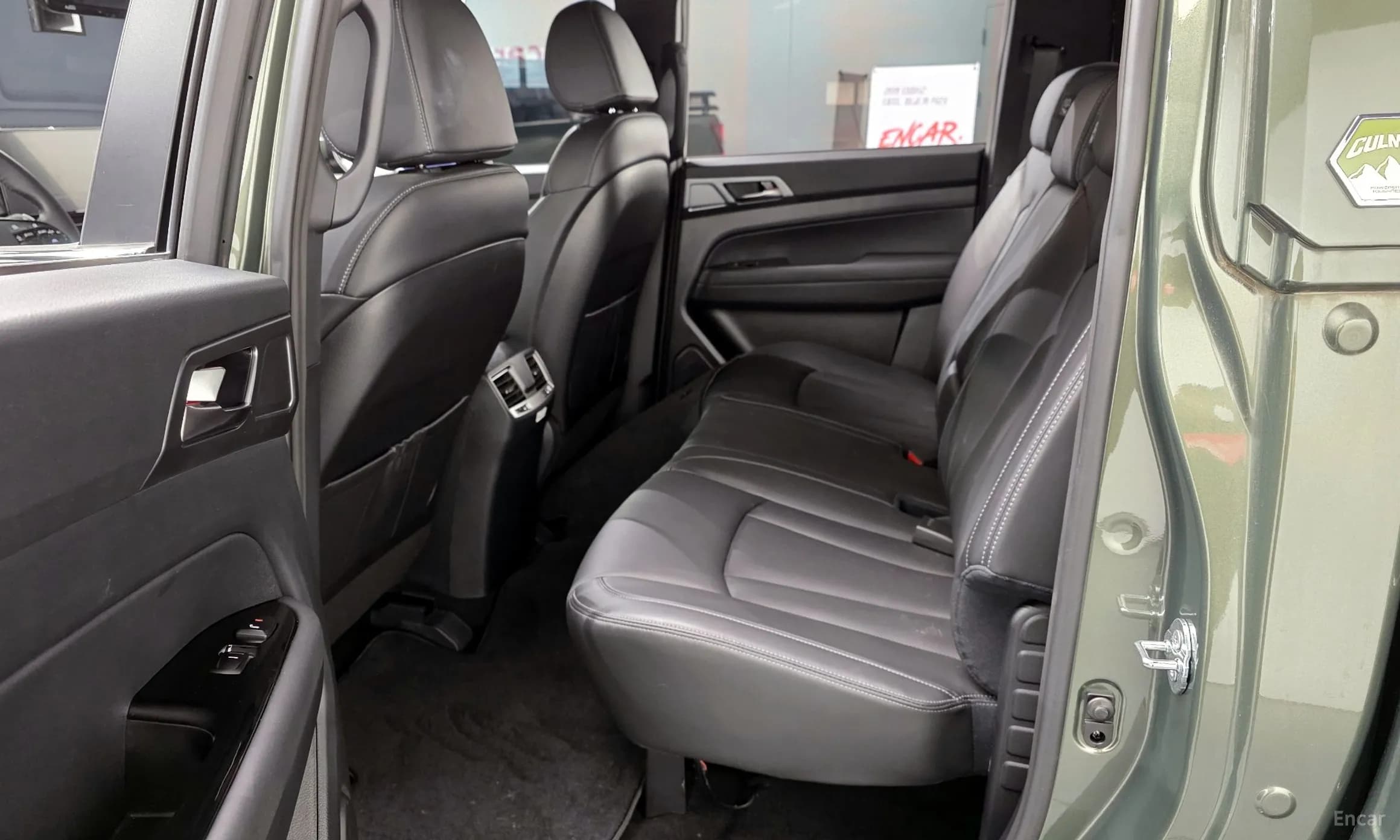 Rexton Sports Khan