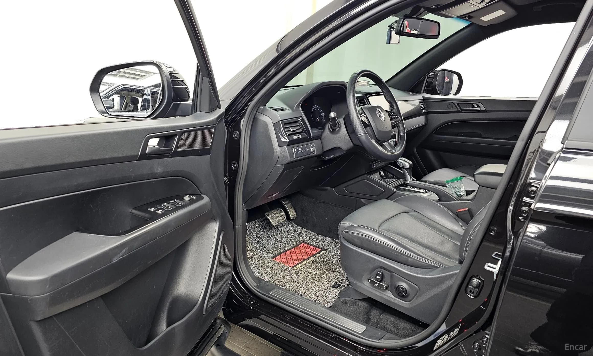Rexton Sports Khan