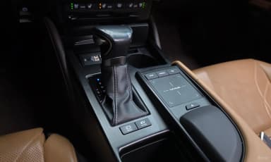 ES300h 7th Generation