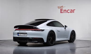 911 (992)