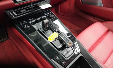 911 (992)