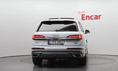 Q7 (4M)