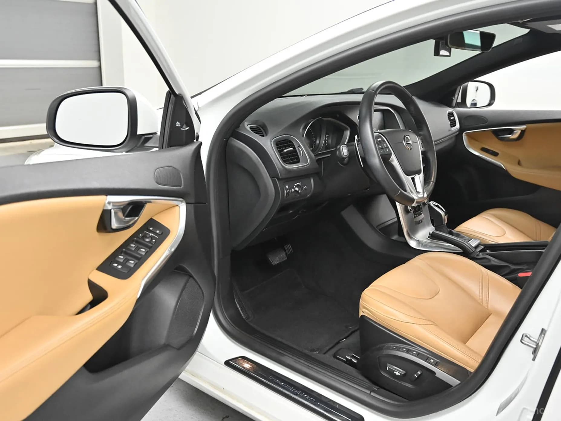 V40