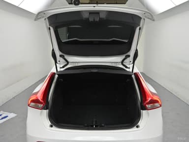 V40