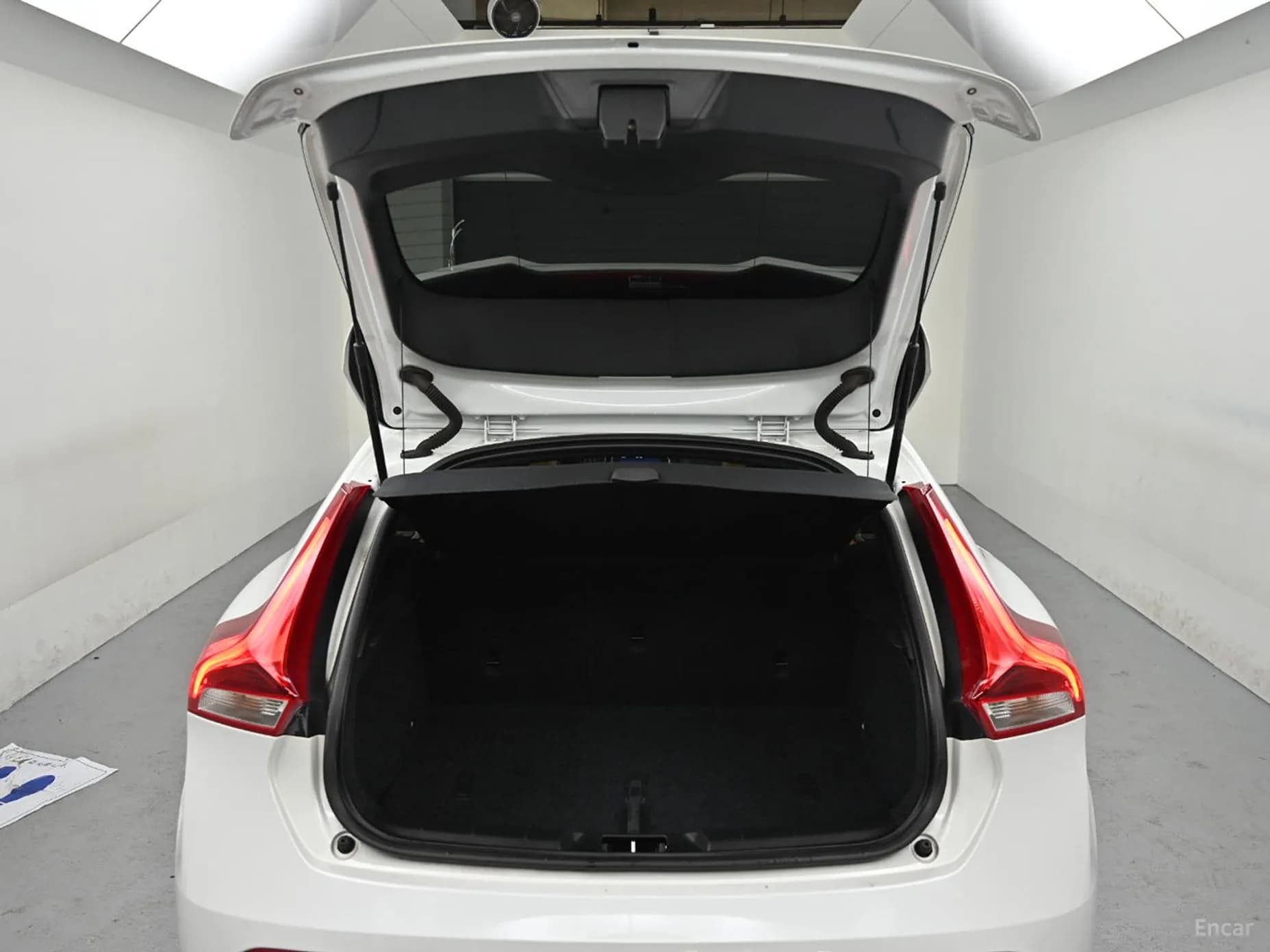 V40