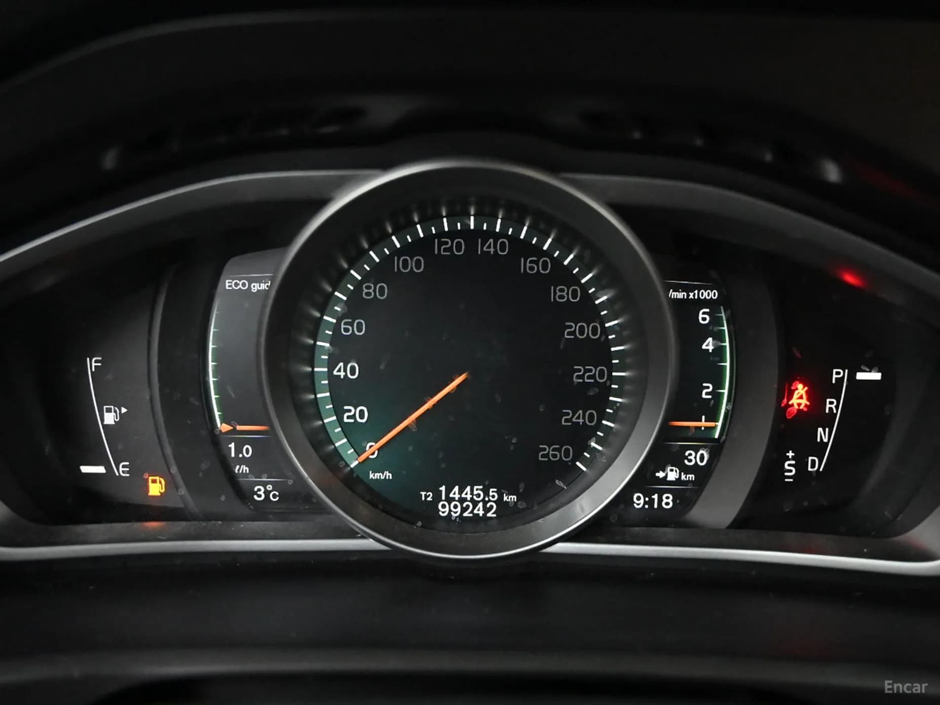 V40