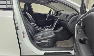 V40 Cross Country