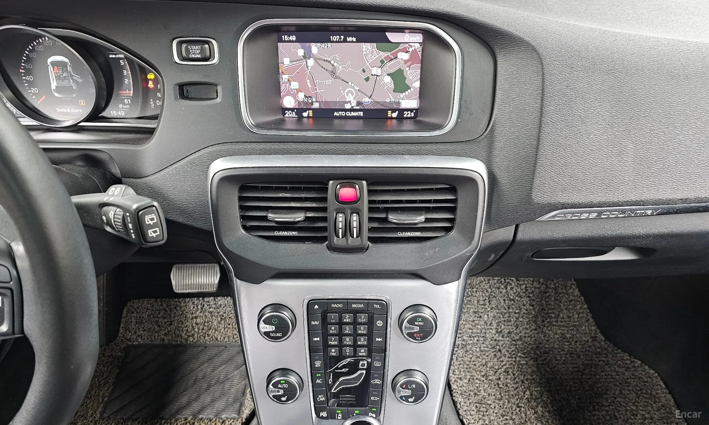 V40 Cross Country