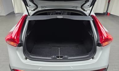 V40 Cross Country