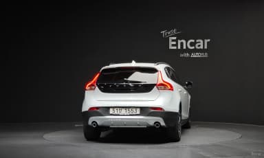 V40 Cross Country