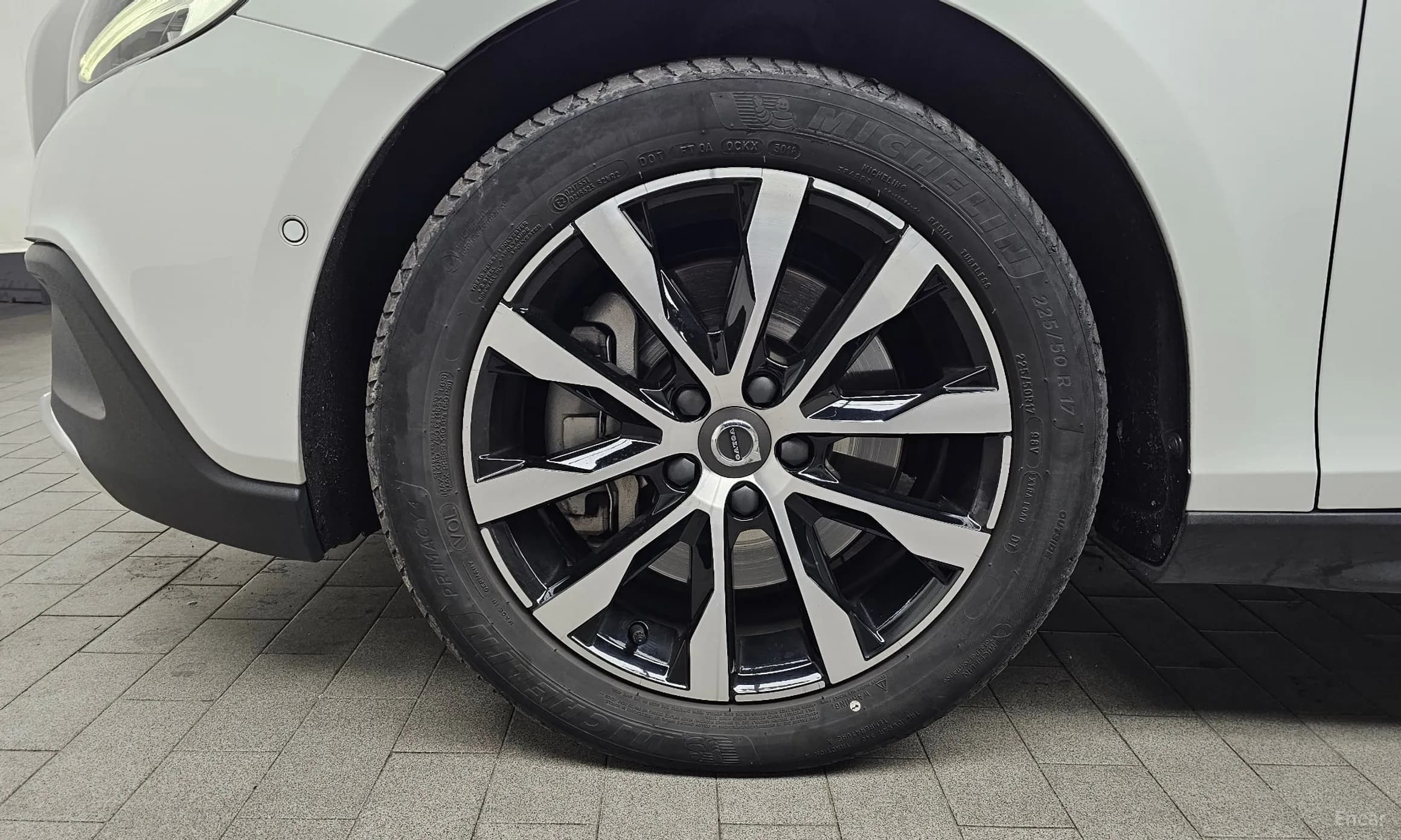 V40 Cross Country