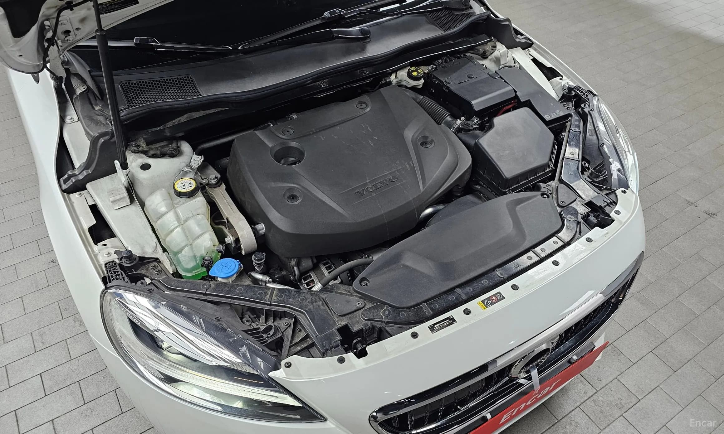 V40 Cross Country