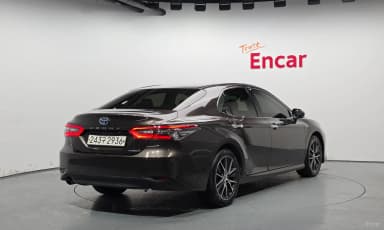 Camry (XV70)