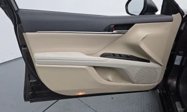 Camry (XV70)