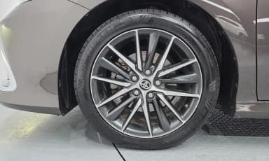Camry (XV70)