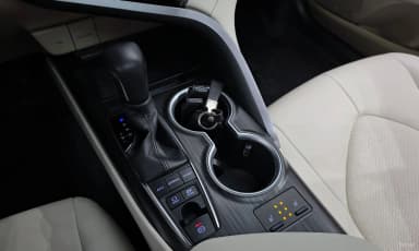 Camry (XV70)