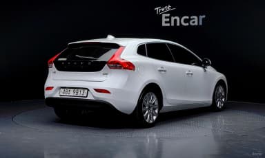 V40