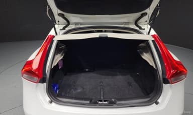 V40