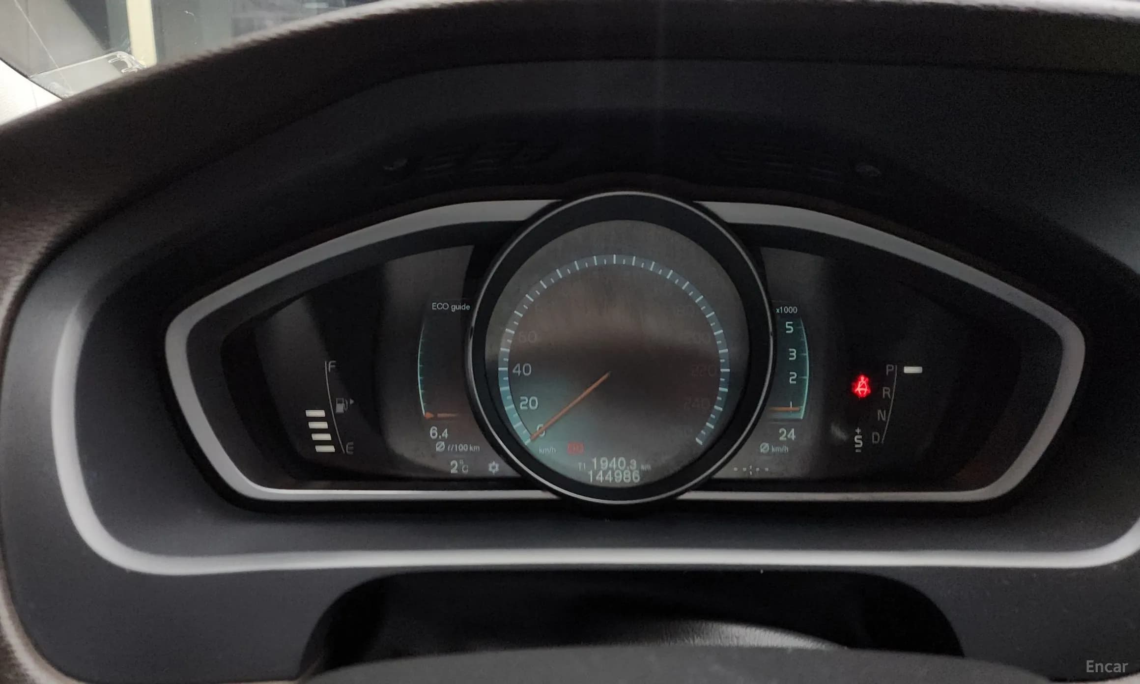 V40