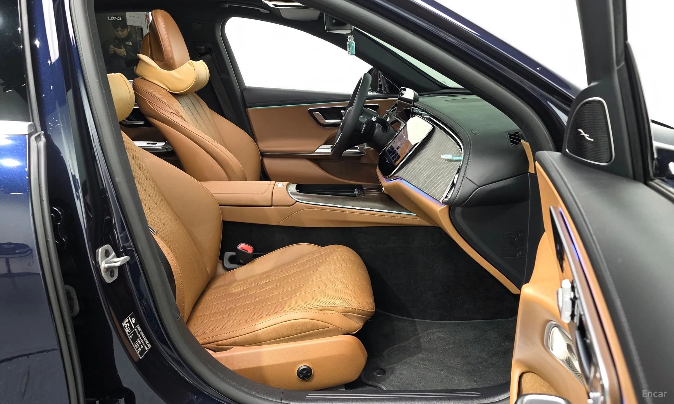 E-Class W214