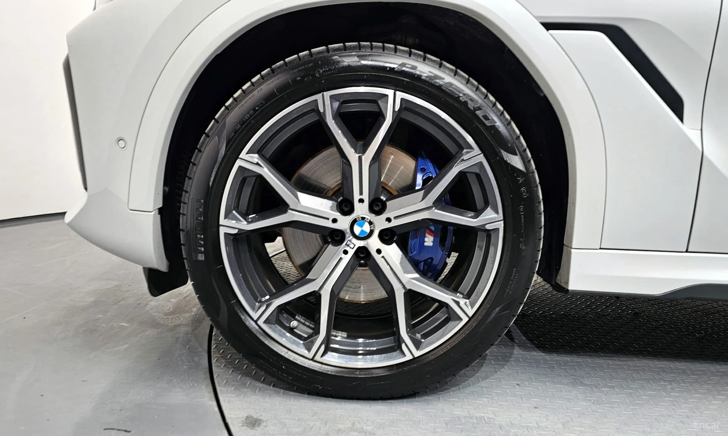 X6 (G06)