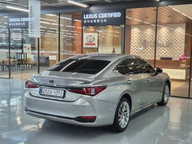 ES300h 7th Generation