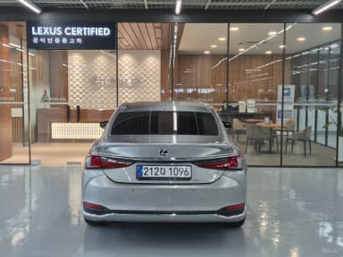 ES300h 7th Generation