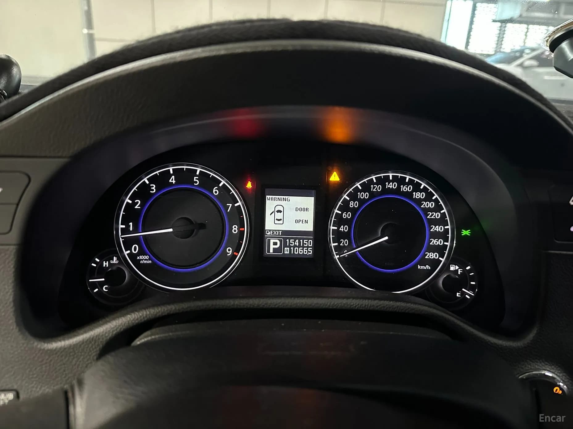 G37