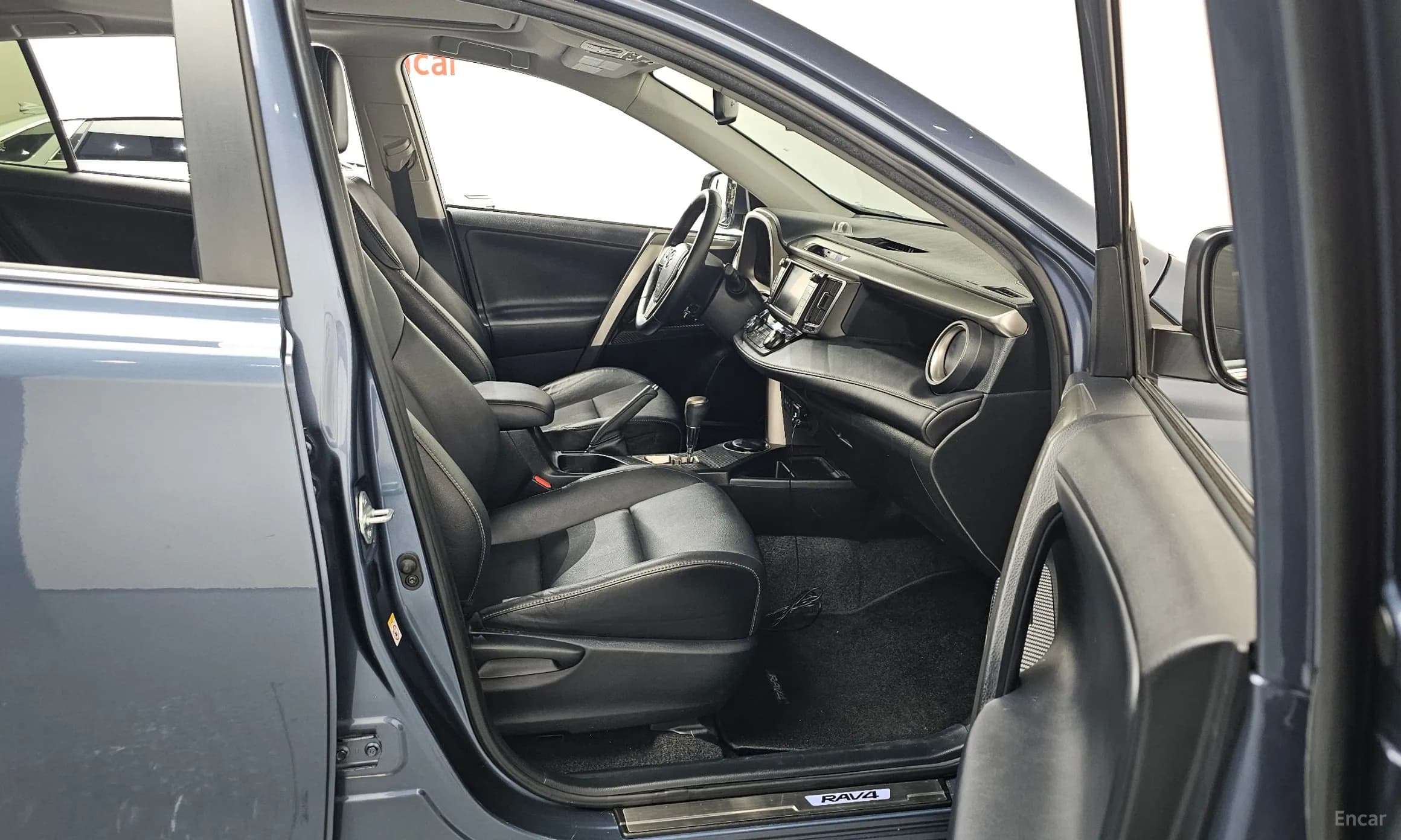 RAV4